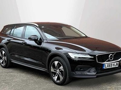 Used Volvo V60 CC Plus 247 HP (181 kW) 2019 Black Estate