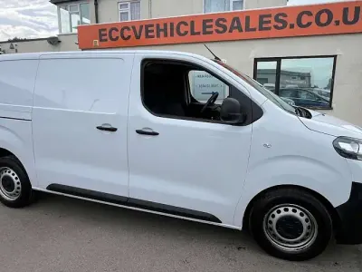 Used Citroën Dispatch 102 HP (75 kW) 2023 White MPV