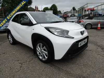 Used Toyota Aygo X PURE 72 HP (52 kW) 2023 White SUV