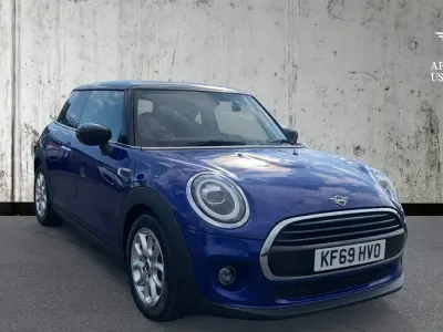 Used Mini Cooper Classic 134 HP (98 kW) 2019 Blue Hatchback