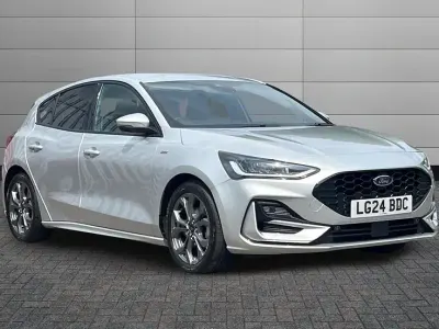 Used Ford Focus ST-Line 153 HP (112 kW) 2024 Moondust silver Hatchback