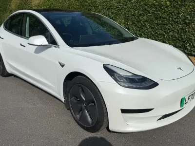 Used Tesla Model 3 Standard Range 239 kW (325 HP) 2020 White Sedan