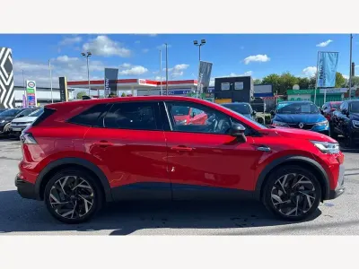 Używany Renault Symbioz Iconic Esprit Alpine 143 KM (105 kW) 2025 Czerwony SUV
