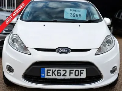 Second-hand Ford Fiesta Zetec 81 CP (59 kW) 2012 Alb Hatchback