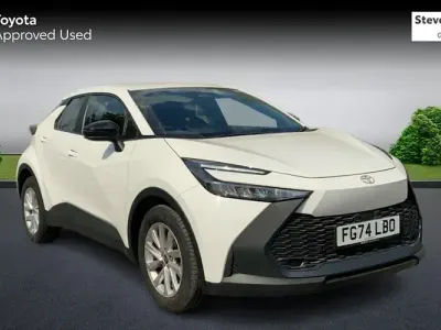 Used Toyota C-HR 140 HP (102 kW) 2024 White SUV