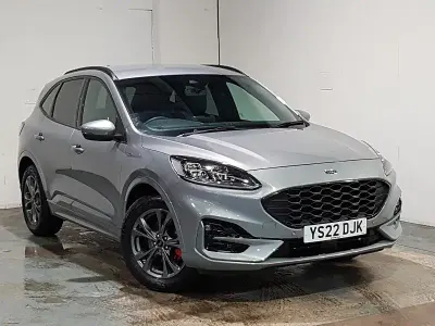Usado Ford Kuga ST-Line 150 CV (110 kW) 2022 Plateado SUV