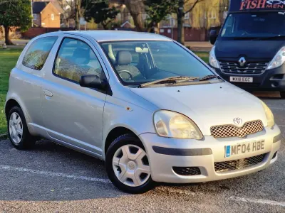 Used Toyota Yaris T3 65 HP (47 kW) 2004 Silver Hatchback
