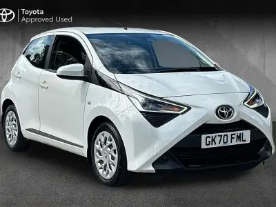 Used Toyota Aygo X-play 72 HP (52 kW) 2020 White Hatchback