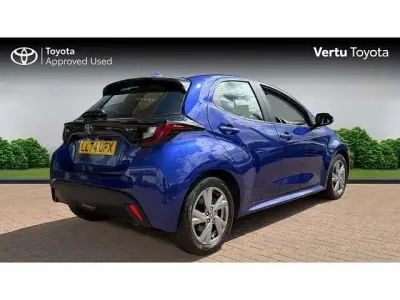 Used Toyota Yaris Hybrid 113 HP (83 kW) 2024 Blue Hatchback