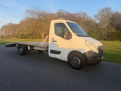 Used Vauxhall Movano 145 HP (106 kW) 2017 White MPV