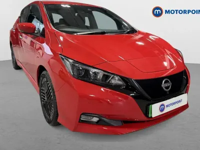 Używany Nissan Leaf N-Connecta 110 kW (150 KM) 2023 Czerwony Hatchback