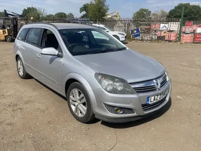 Used Vauxhall Astra 115 HP (84 kW) 2007 Silver Estate