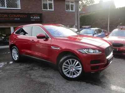 Usado Jaguar F-Pace Portfolio 180 HP (132 kW) 2016 Vermelho SUV