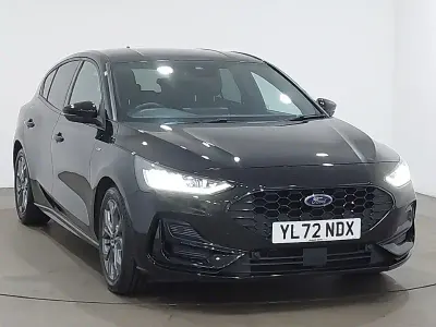 Używany Ford Focus ST-Line 125 KM (91 kW) 2023 Czarny Hatchback