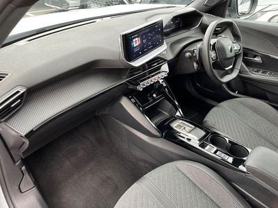 Begagnad Peugeot 2008 Allure 130 HK (95 kW) 2025 Vit SUV