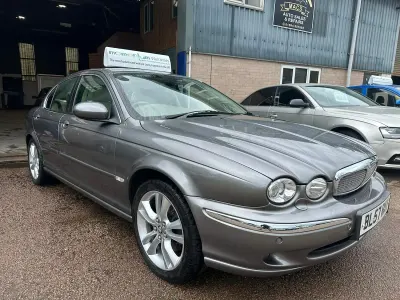 Usado Jaguar X-type SE 196 HP (144 kW) 2007 Cinzento Sedan