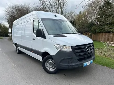 Usado Mercedes Sprinter Progressive 141 HP (103 kW) 2021 Branco Van