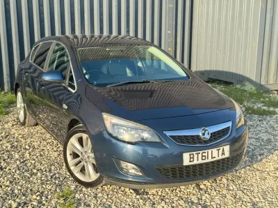 Used Vauxhall Astra SRi 140 HP (102 kW) 2012 Blue Hatchback