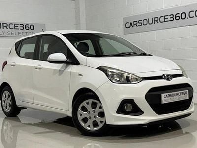 Used Hyundai i10 SE 87 HP (63 kW) 2015 White Hatchback