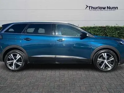 Usado Peugeot 5008 GT 130 HP (95 kW) 2023 Azul SUV