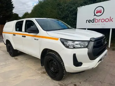 Used Toyota HiLux Active 150 HP (110 kW) 2021 White Pickup