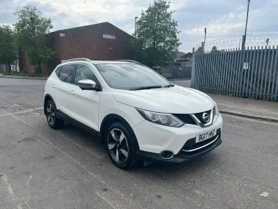 Used Nissan Qashqai N-Connecta 2017 White SUV
