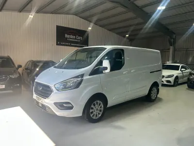 Used Ford Transit Custom Limited 130 HP (95 kW) 2019 White Van