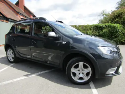 Gebraucht Dacia Sandero Essentiel 90 PS (66 kW) 2018 Grau Kleinwagen