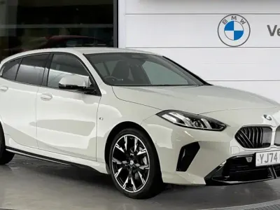 Usado BMW 120 M Sport 168 CV (123 kW) 2024 Blanco Utilitario