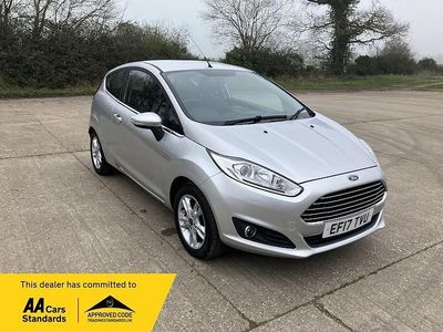 Used Ford Fiesta Zetec 82 HP (60 kW) 2017 Silver Hatchback