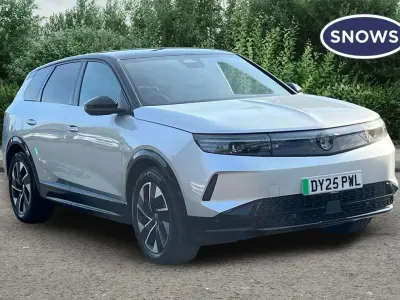 Second-hand Vauxhall Grandland 156 kW (213 CP) 2025 Gri SUV