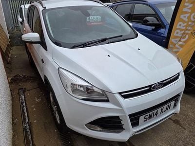 Usado Ford Kuga Titanium 163 HP (119 kW) 2014 Branco SUV