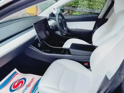 Używany Tesla Model 3 11 kW (15 KM) 2020 Sedan/Limuzyna