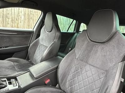 Used Skoda Superb SportLine 150 HP (110 kW) 2018 White Estate