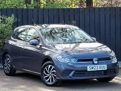 Usado VW Polo Life 80 HP (58 kW) 2023 Cinzento Citadino