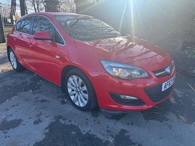 Used Vauxhall Astra 115 HP (84 kW) 2013 Red Hatchback