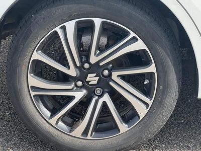 Used Suzuki Swift SZ5 83 HP (61 kW) 2022 Zvr pure white pearl metallic Hatchback