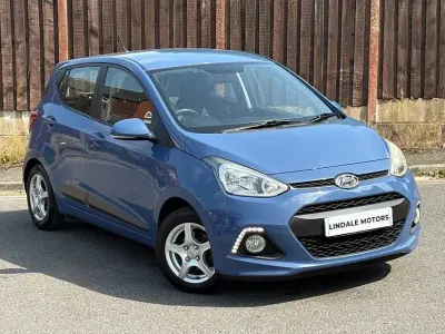 Used Hyundai i10 Premium 87 HP (63 kW) 2015 Blue Hatchback