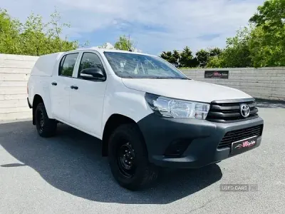Used Toyota HiLux Active 150 HP (110 kW) 2017 White Pickup
