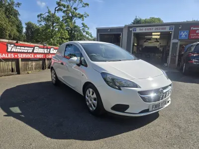 Used Vauxhall Corsa 95 HP (69 kW) 2018 White Hatchback