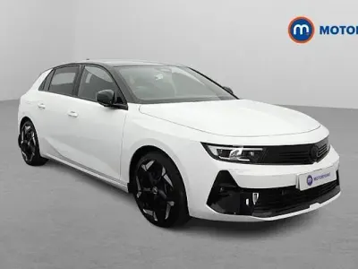 Used Vauxhall Astra GSe 224 HP (164 kW) 2023 White Hatchback