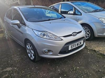 Used Ford Fiesta Zetec 70 HP (51 kW) 2011 Silver Hatchback