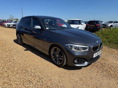 Usado BMW 118 M Sport 150 HP (110 kW) 2019 Cinzento Citadino