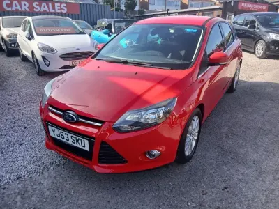 Used Ford Focus Titanium 125 HP (91 kW) 2013 Red Hatchback