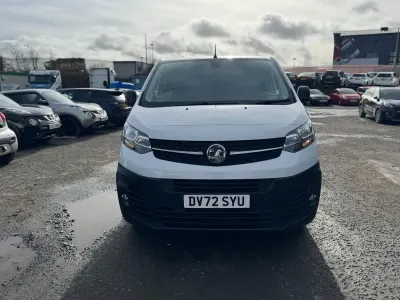 Used Vauxhall Vivaro 100 HP (73 kW) 2022 White MPV