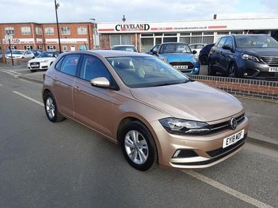 Usado VW Polo SE 95 HP (69 kW) 2018 Bege Citadino