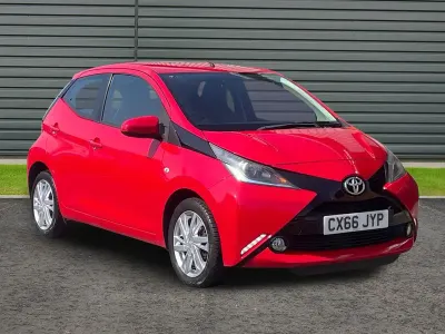 Used Toyota Aygo x-press 69 HP (50 kW) 2016 Red Hatchback
