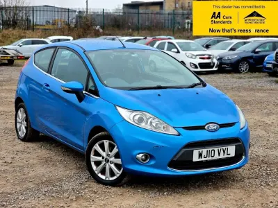 Begagnad Ford Fiesta Zetec 82 HK (60 kW) 2010 Blå Halvkombi