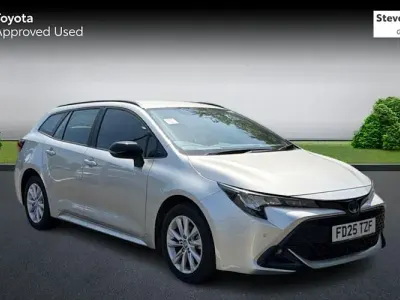 Used Toyota Corolla 140 HP (102 kW) 2025 Silver Estate