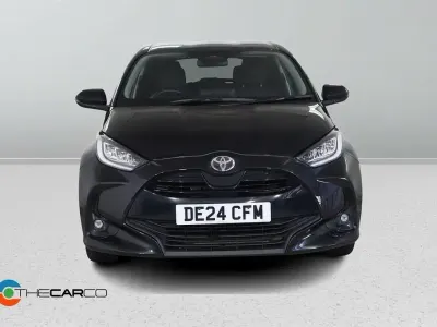 Second-hand Toyota Yaris Hybrid Design 2024 Negru Hatchback